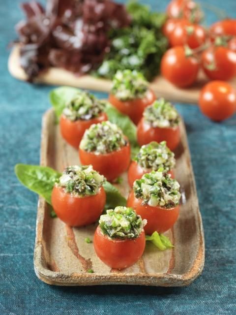 Petites tomates farcies au tartare d’algues Petites tomates farcies au tartare d’algues